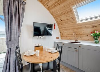 The Rosedale - South View Retreat , Great Busby