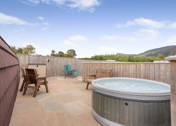 The Gribdale - South View Retreat , Great Busby