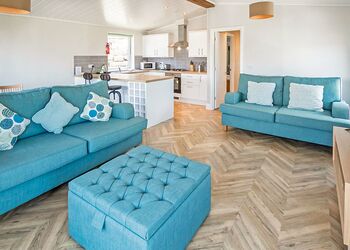 Signature Lodge 3 - Swanage Coastal Park, Swanage