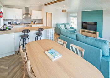 Signature Lodge 3 - Swanage Coastal Park, Swanage