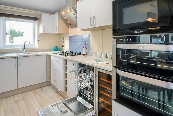 Sublime Caravan 2 - Swanage Coastal Park, Swanage