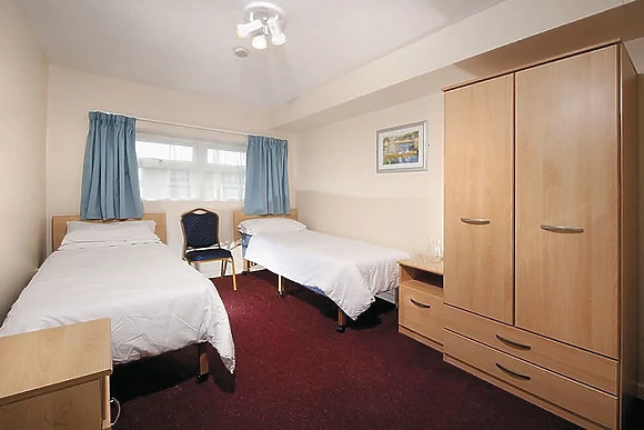 Typical SA 3 Bed Bronze Apartment (Pet) 