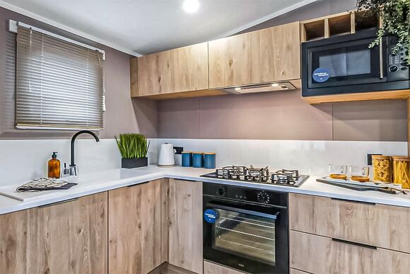 2 Bed Platinum Hot Tub Caravan - Sandaway Beach Holiday Park, Combe Martin