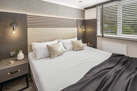 Hideaway Escape Pet - Sandaway Beach Holiday Park, Combe Martin