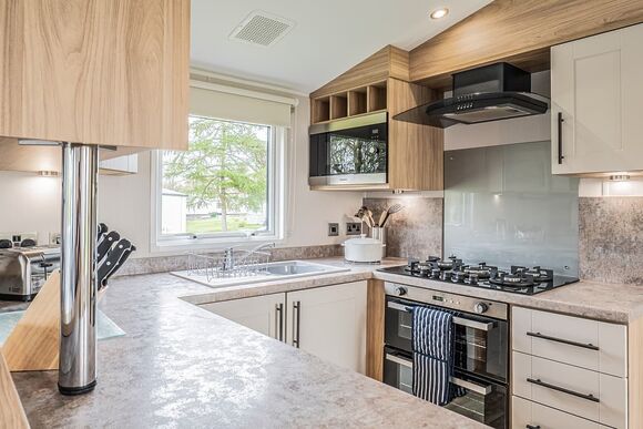 Gold Select 2 - Springwood Holiday Park, Kelso