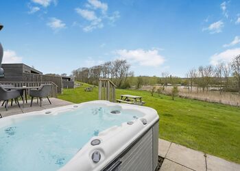 Lakeview Retreat - Swanborough Lakes Luxury Lodges, Lewes