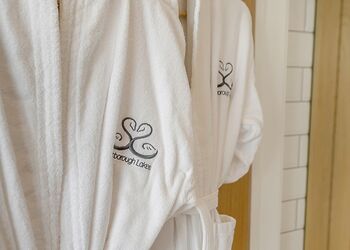 Woodland View Retreat - Swanborough Lakes Luxury Lodges, Lewes