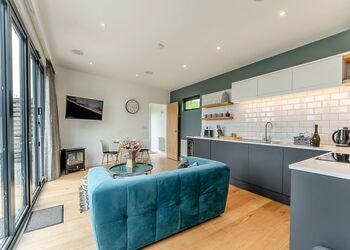 Woodland View Retreat (Pet) - Swanborough Lakes Luxury Lodges, Lewes