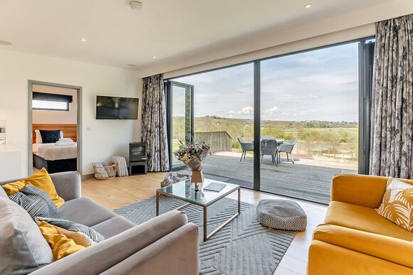 Swanborough Lakes Luxury Lodges