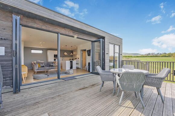 Swanborough Lakes Luxury Lodges