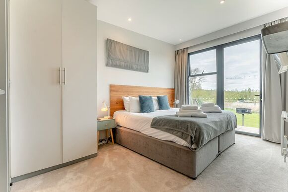 Lakeview Retreat - Swanborough Lakes Luxury Lodges, Lewes