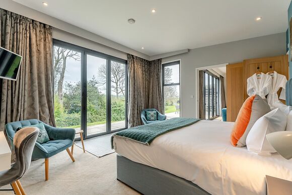 Woodland View Retreat - Swanborough Lakes Luxury Lodges, Lewes