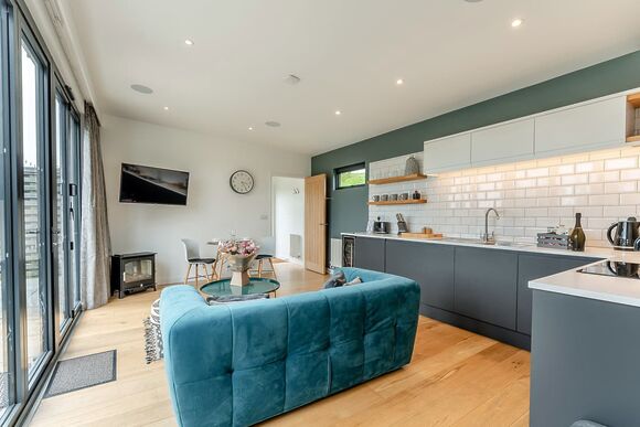 Woodland View Retreat (Pet) - Swanborough Lakes Luxury Lodges, Lewes