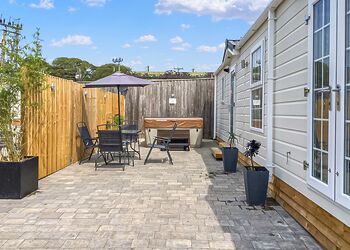 Tolcarne - Stream Valley Holiday Park, Penzance