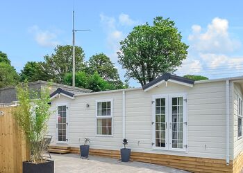 Long Rock - Stream Valley Holiday Park, Penzance