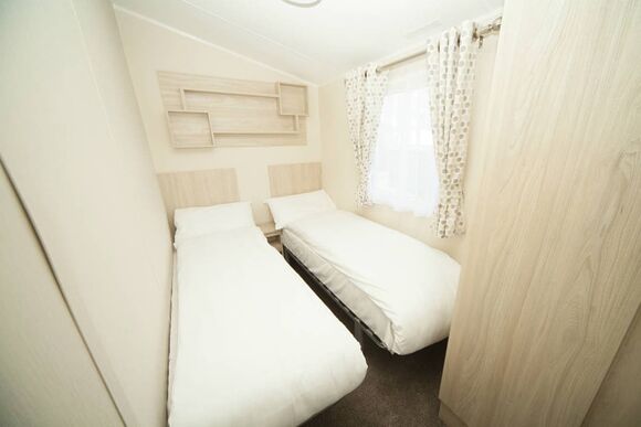 Gold+ Caravan 3 Sleeps 8 Pet Friendly - Tarka Holiday Park, Ashford, Barnstaple