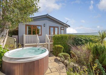 Cliff Top Lodge - Tan Rallt Holiday Park & Spa, Abergele