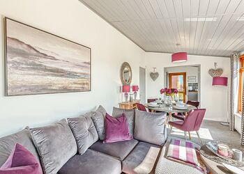 Cliff Top Lodge - Tan Rallt Holiday Park & Spa, Abergele