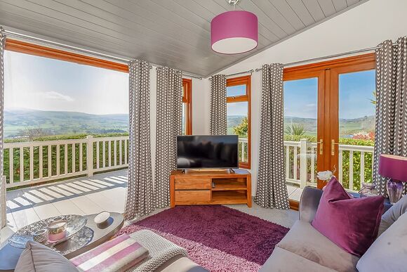 Cliff Top Lodge - Tan Rallt Holiday Park & Spa, Abergele