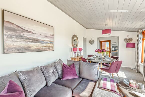 Cliff Top Lodge - Tan Rallt Holiday Park & Spa, Abergele