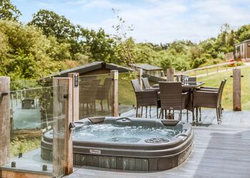 Sycamore Lodge VIP - The Astbury Golf and Lodge Resort, Bridgnorth