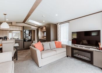 Sycamore Lodge VIP - The Astbury Golf and Lodge Resort, Bridgnorth