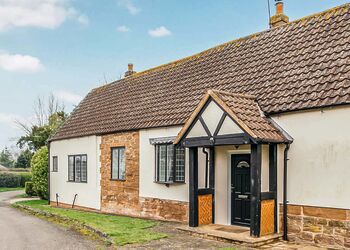 Evergreen Pet VIP - The Astbury Golf and Lodge Resort, Bridgnorth