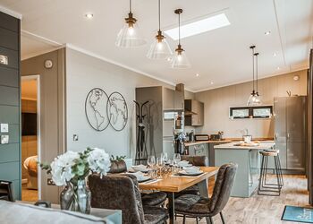 Oak Lodge VIP - The Astbury Golf and Lodge Resort, Bridgnorth