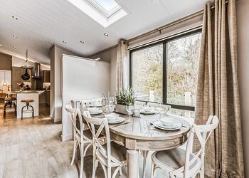 Ivy Lodge VIP - The Astbury Golf and Lodge Resort, Bridgnorth