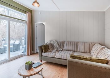 Willow Lodge VIP Hot Tub and Pet Friendly - The Astbury Golf and Lodge Resort, Bridgnorth