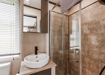 Sycamore Lodge VIP Hot Tub and Pet Friendly - The Astbury Golf and Lodge Resort, Bridgnorth