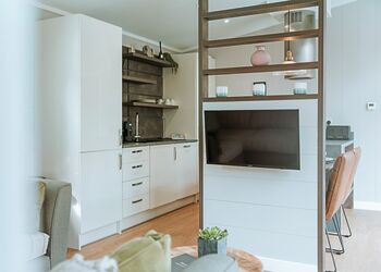 Magnolia Lodge VIP Hot Tub - The Astbury Golf and Lodge Resort, Bridgnorth