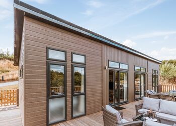 Magnolia Lodge VIP Hot Tub - The Astbury Golf and Lodge Resort, Bridgnorth