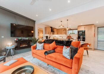 Ebony Lodge VIP Hot Tub Pet Friendly - The Astbury Golf and Lodge Resort, Bridgnorth