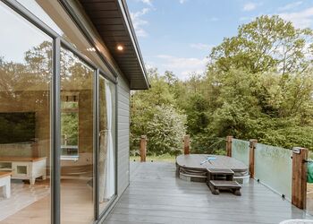 Laurel Lodge VIP Hot Tub - The Astbury Golf and Lodge Resort, Bridgnorth