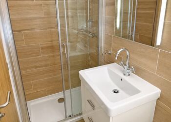 Cherry Lodge VIP Hot Tub and Pet Friendly - The Astbury Golf and Lodge Resort, Bridgnorth
