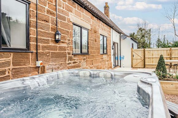 Evergreen Pet VIP - The Astbury Golf and Lodge Resort, Bridgnorth