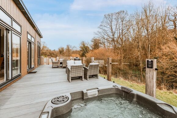 Olive Lodge VIP - The Astbury Golf and Lodge Resort, Bridgnorth