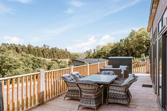 Magnolia Lodge VIP Hot Tub - The Astbury Golf and Lodge Resort, Bridgnorth