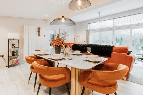 Ebony Lodge VIP Hot Tub Pet Friendly - The Astbury Golf and Lodge Resort, Bridgnorth