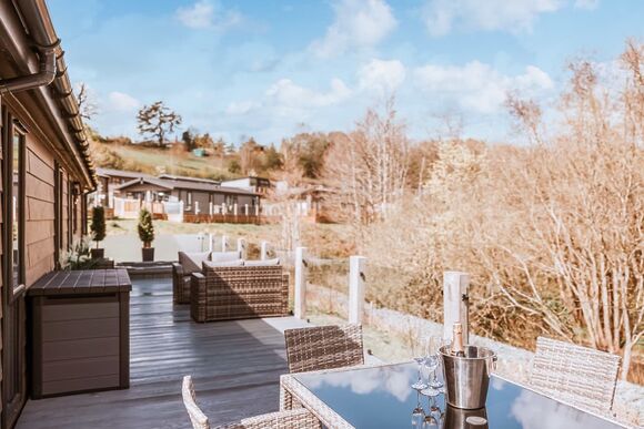 Pine Lodge VIP Hot Tub Pet Friendly - The Astbury Golf and Lodge Resort, Bridgnorth