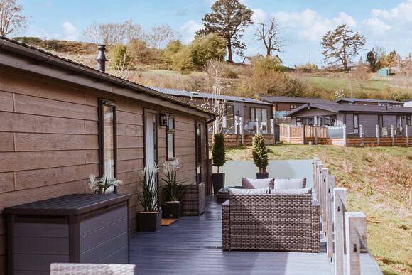 Pine Lodge VIP Hot Tub Pet Friendly - The Astbury Golf and Lodge Resort, Bridgnorth