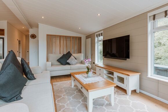 Laurel Lodge VIP Hot Tub - The Astbury Golf and Lodge Resort, Bridgnorth