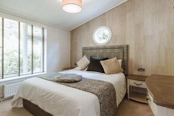 Laurel Lodge VIP Hot Tub - The Astbury Golf and Lodge Resort, Bridgnorth