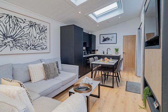 The Stargazer (Pet) - The Barns at Blackwater Meadow, Ellesmere