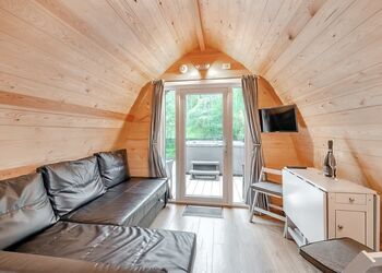 Riverside Hot Tub Pod 4  