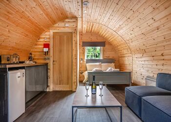 Riverside Hot Tub Pod 5  