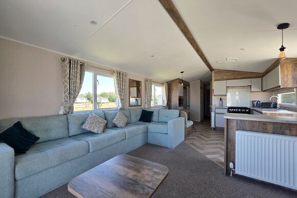 Platinum 8 Caravan Hot Tub - Grange Leisure Park, Mablethorpe