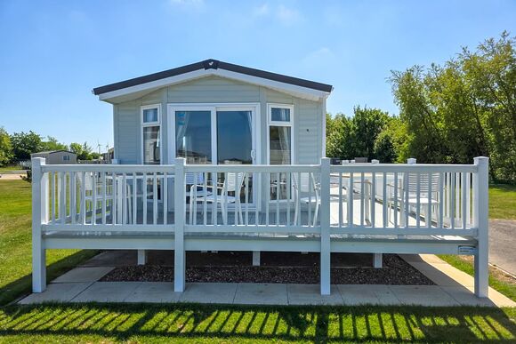 Platinum 8 Caravan Hot Tub - Grange Leisure Park, Mablethorpe