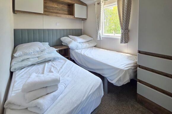 Platinum 8 Caravan Hot Tub - Grange Leisure Park, Mablethorpe